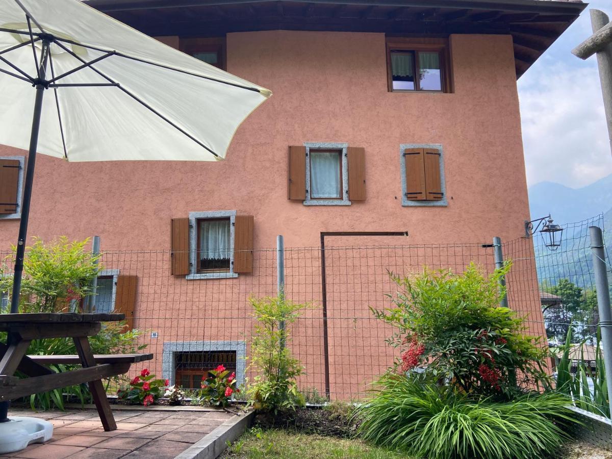 メッツォラゴCasa Monica Ledro Atticoアパートメント エクステリア 写真